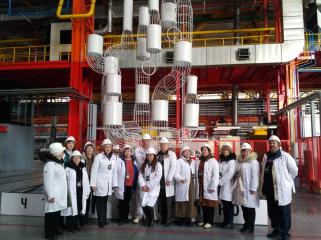 Цех "ЭТЕРНО". Группа у "нанодерева".